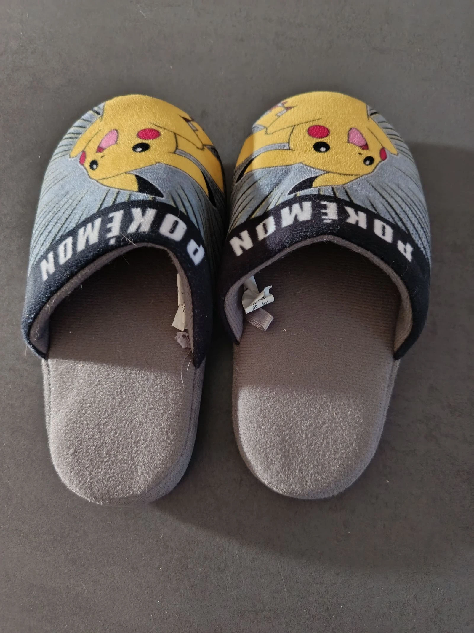 Pantoufle Pokémon taille 31 